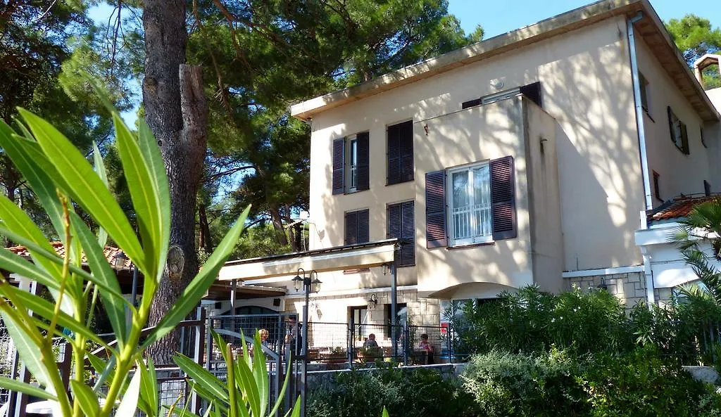 Diana B&B Mali Losinj 4*,  Croatia